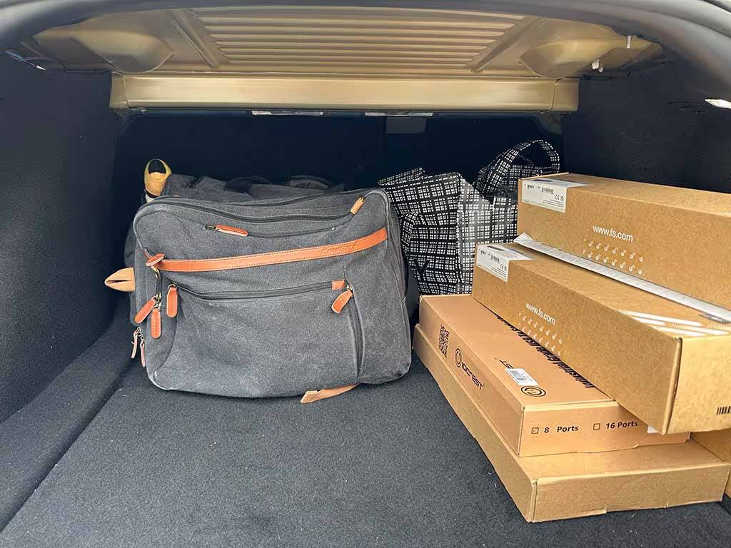 Kofferraum vollgepackt und los gehts